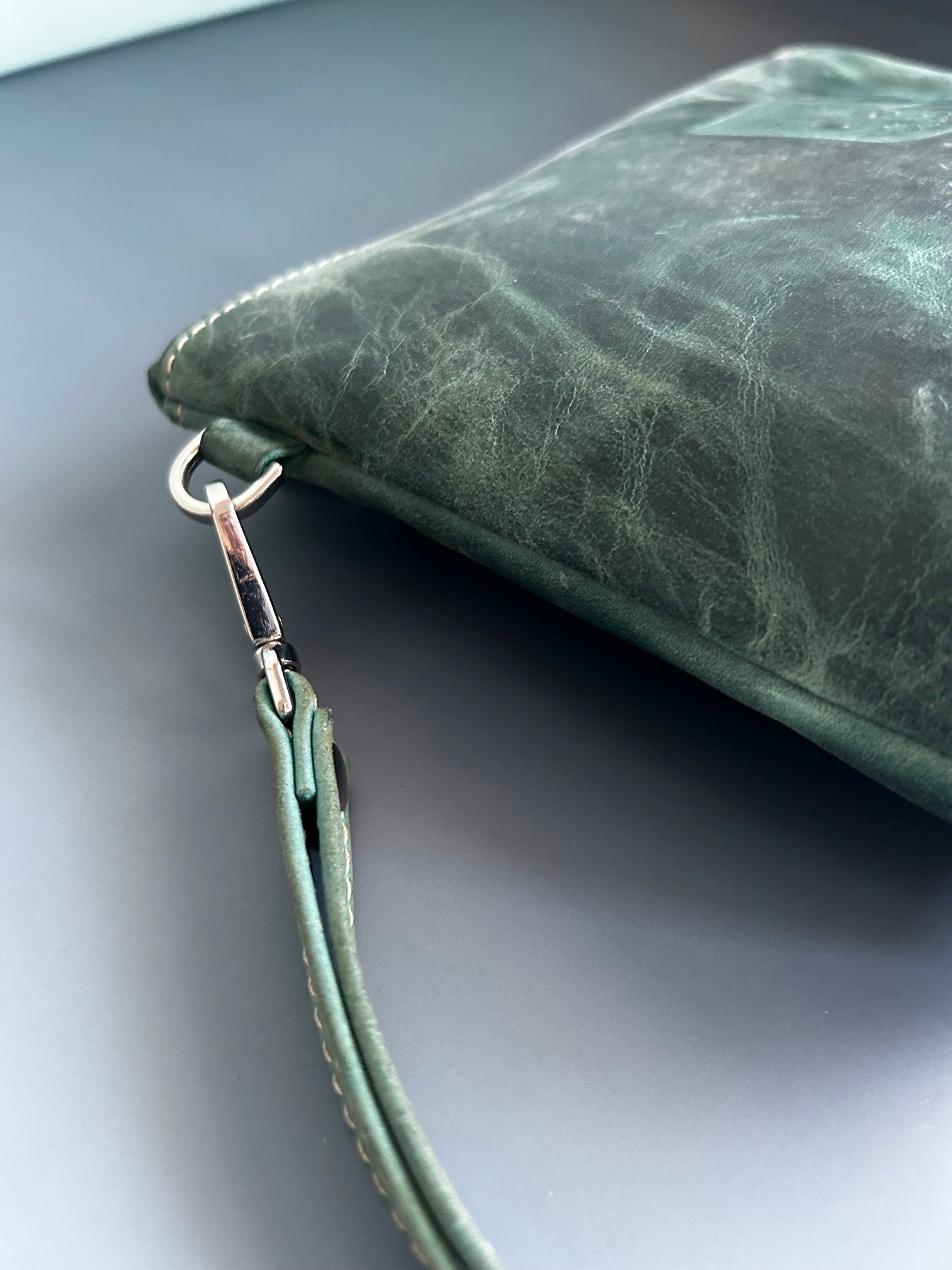 Firenze Smooth Leather Wristlet Pouch – Handcrafted in Italy (Teal)