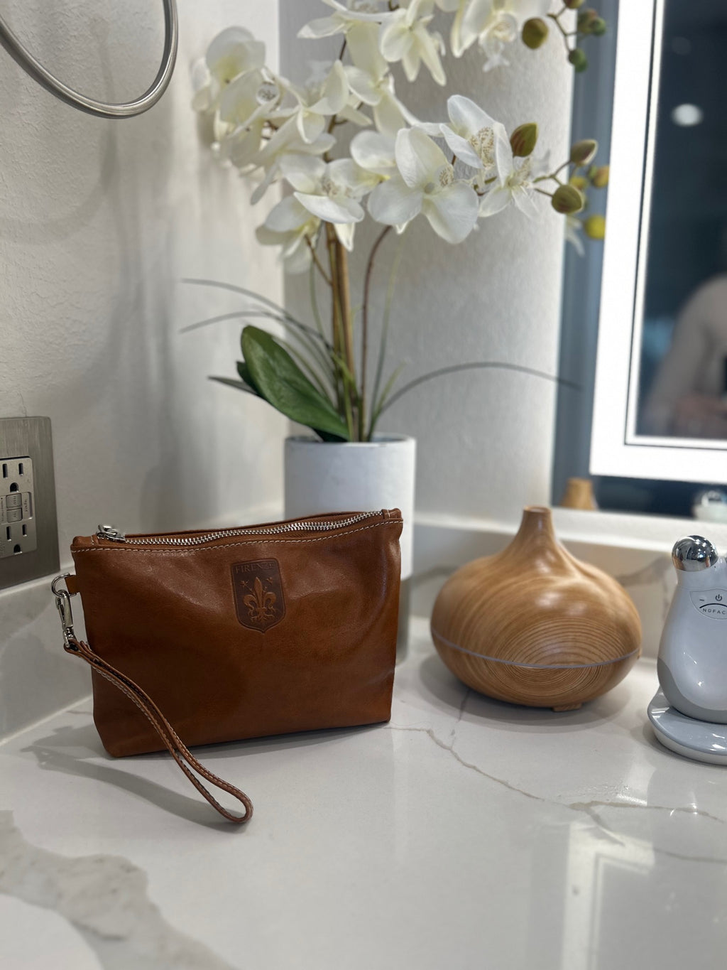 Firenze Smooth Leather Wristlet Pouch – Handcrafted in Italy (Cognac)