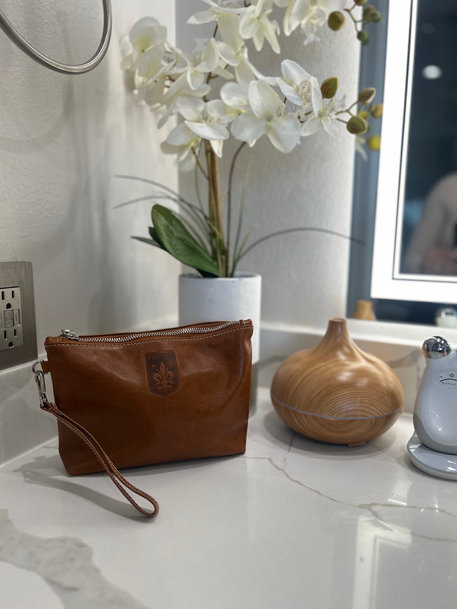 Firenze Smooth Leather Wristlet Pouch – Handcrafted in Italy (Cognac)