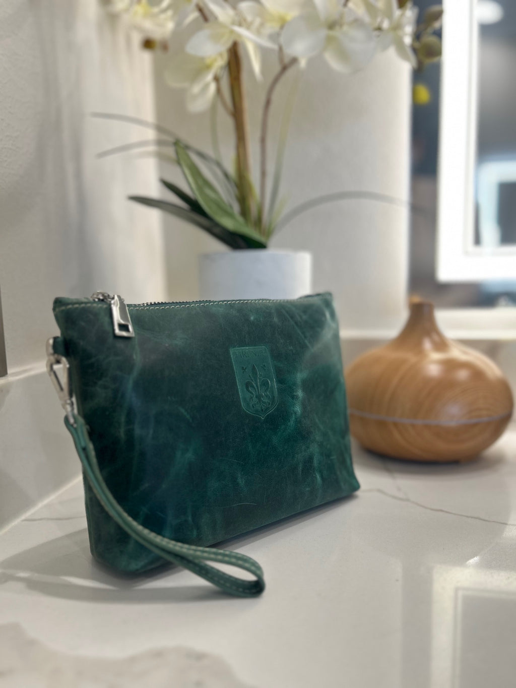 Firenze Smooth Leather Wristlet Pouch – Handcrafted in Italy (Teal)