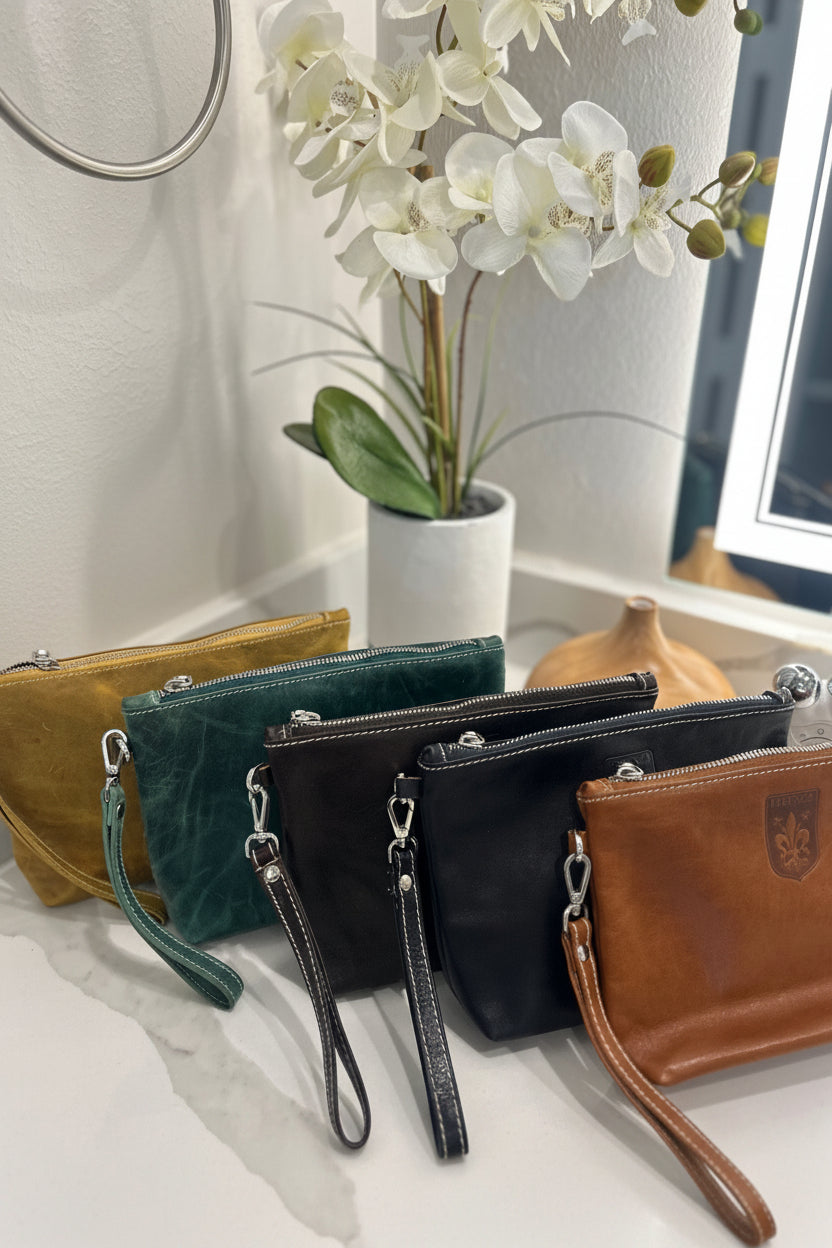 Firenze Smooth Leather Wristlet Pouch – Handcrafted in Italy (Black)